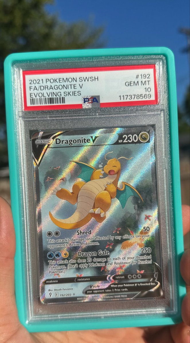 pokehuntdotfun's tweet photo. Picked this up spring 2025. always loved Dragonite and Spyro. 

My 2 favorite dragons

Whats a card in your collection that has meaning to you? 👇 

#pokehunt #pokemoncommunity https://t.co/N7VjW8A6dB