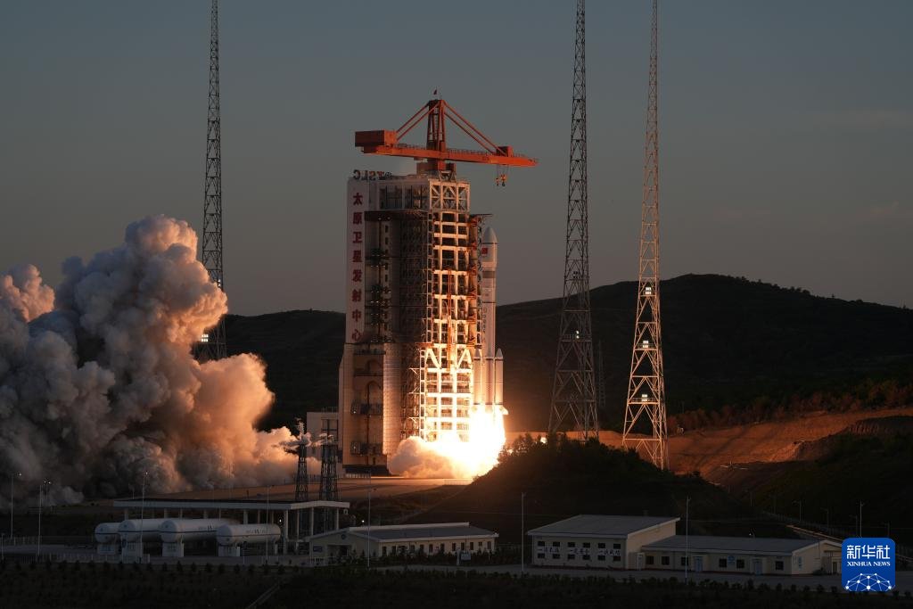 PDChinese's tweet photo. 【中國成功發射千帆極軌11組衛星】4日，中國在太原衛星發射中心使用長征六號改運載火箭，成功將千帆極軌11組衛星發射升空，衛星順利進入預定軌道，發射任務取得圓滿成功。這次任務是長征系列運載火箭的第648次飛行。 https://t.co/1oBOixdGer