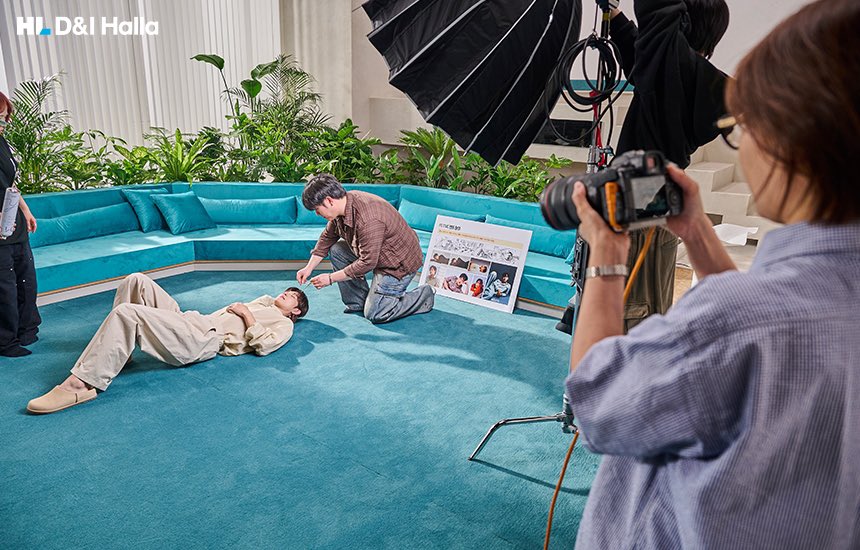 everydaysiwan's tweet photo. More behind the scenes photos of Yim Siwan from the filming of EFETE's 2026 ad campaign 📸 https://t.co/BJ09hRZMCe