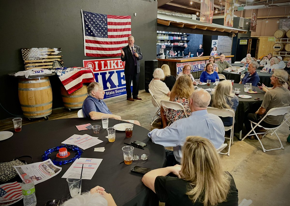 IkeSkeltonForMO's tweet photo. 📍Shawnee Bluff Vineyard

Great turnout tonight for the campaign kickoff! 

The campaign is off to a great start, but I’m just getting started. When elected, I’ll take the same attitude that I did to the Camden County Commission, always remembering who elected me. https://t.co/40trnEIYOh