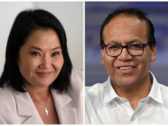 EleicaoBr2026's tweet photo. 🇵🇪PERU: Simulação IpsosPeru para domingo (07)

▶️Presidente do Peru - 2° TURNO 

🔴 Roberto Sánchez (JPP-Esquerda): 43,8% +5,5
🔵 Keiko Fujimori (FP-Direita): 43,2% +2,8 https://t.co/XBxzzPc6r1
