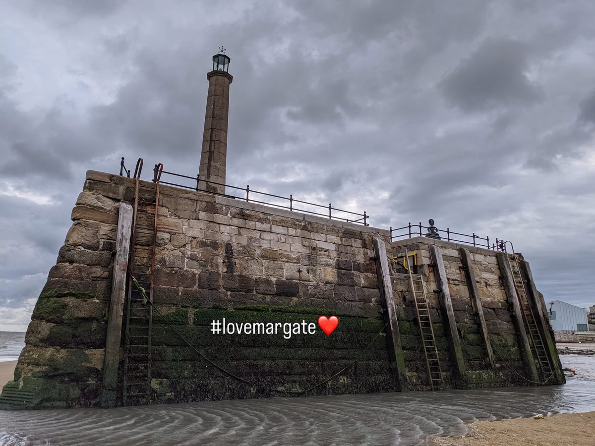 LoveMargate's tweet photo. #margateharbourarm #margateharbour #margate #lovemargate ❤️ https://t.co/B31wyysrbt