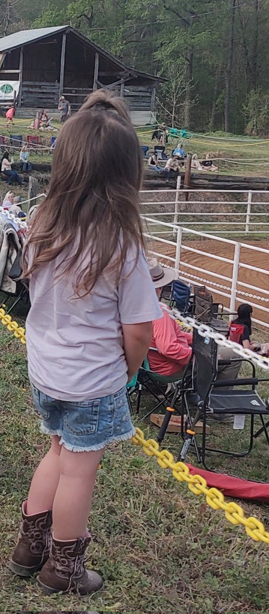 HUGEAZZBISCUIT's tweet photo. My grandbaby waiting on her favorite horse to come out! https://t.co/ZWMDWbyeEx
