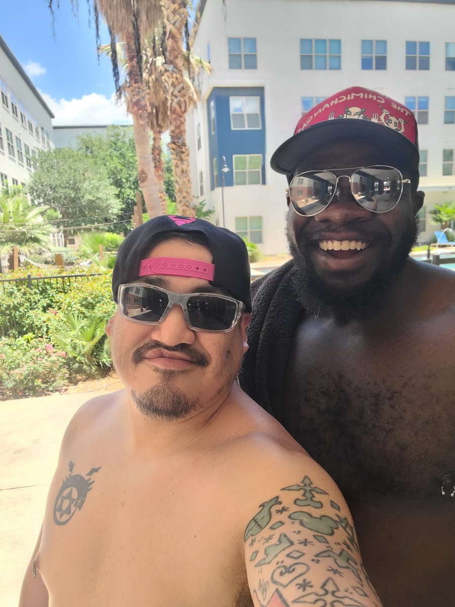 TexanKujo's tweet photo. Big Daddy and I went to the pool before work. Nice to just relax and be in the moment with him. #Gay #Pride #Love https://t.co/YOZbTTMSU5