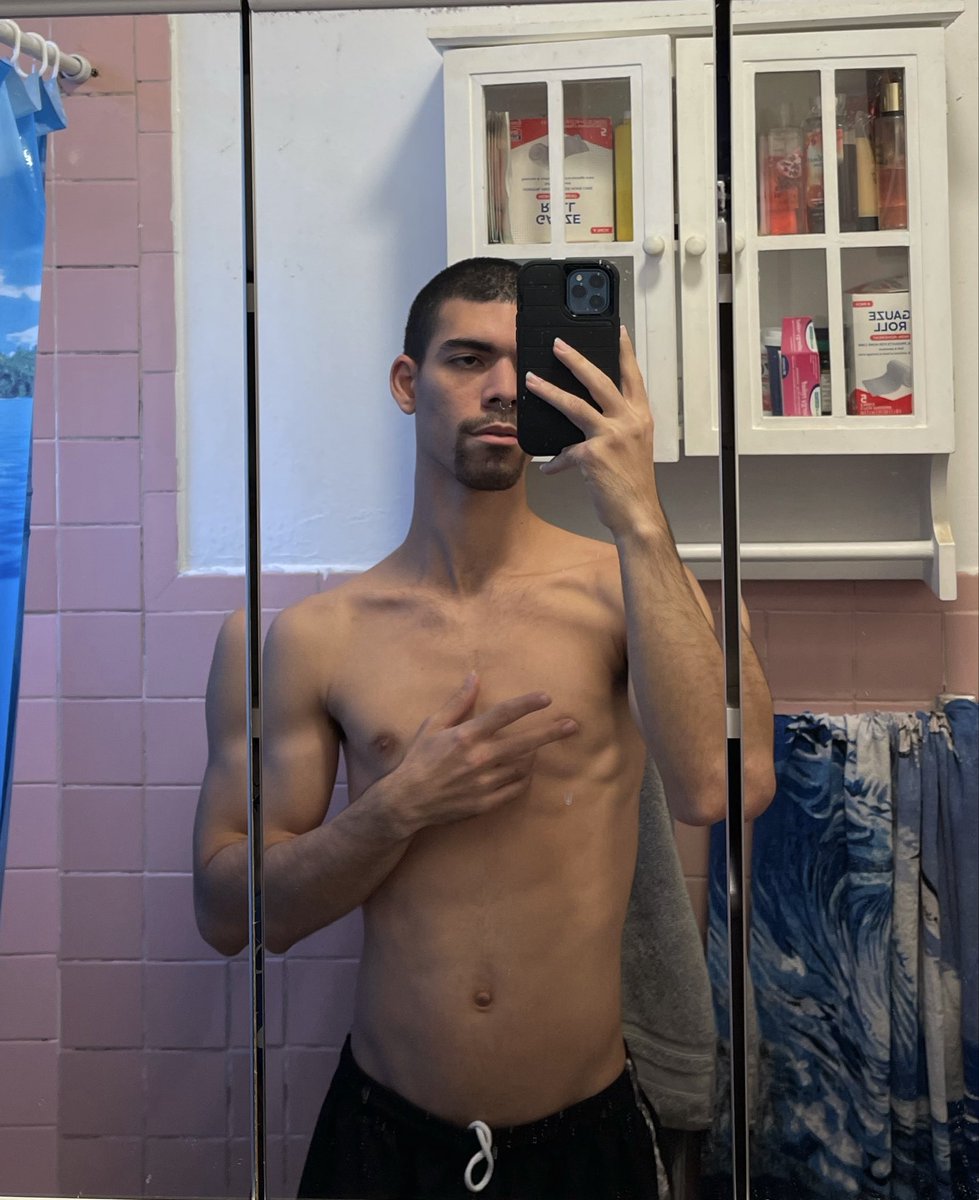danlex000's tweet photo. I sometimes miss my short hair 🥹 https://t.co/HcMEpQTojf