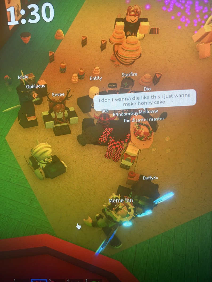 buildermanshat's tweet photo. right. make a cake works great. lmaoo everyone i saw here was very cool. https://t.co/x3IuH2aHvi