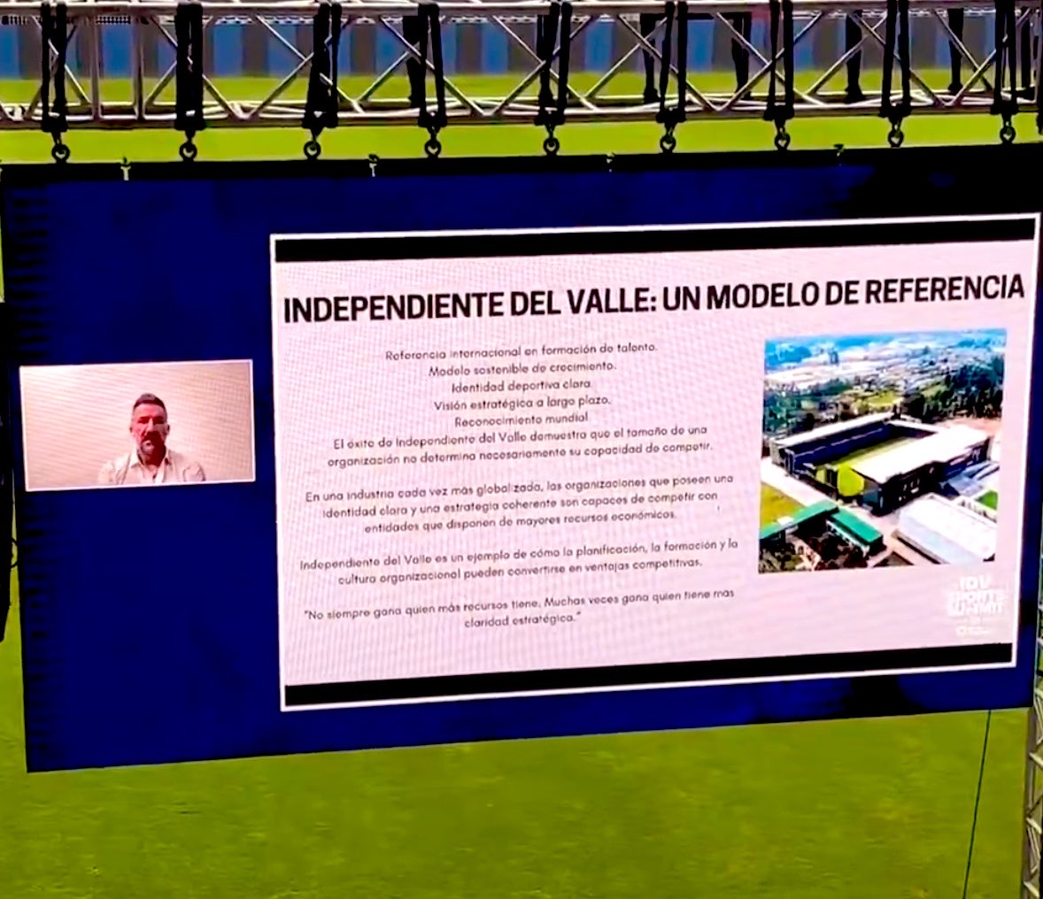 FutbolPasionWeb's tweet photo. Carlos Carneiro, ex futbolista y director deportivo portugués mencionó que @IDV_EC es un ejemplo y modelo de referencia.

Solo en el país tratan de desprestigiarlo. https://t.co/fnJ2xVrLgp