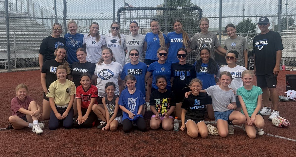 onwsoftball's tweet photo. Spent the week with current Ravens and Ravens-to-be. Lots of talent, lots of hard work, and a whole lot of fun. Exciting times ahead—the future is bright! 🌞

🥎🖤💙🖤🥎 https://t.co/hMi2bsntNl