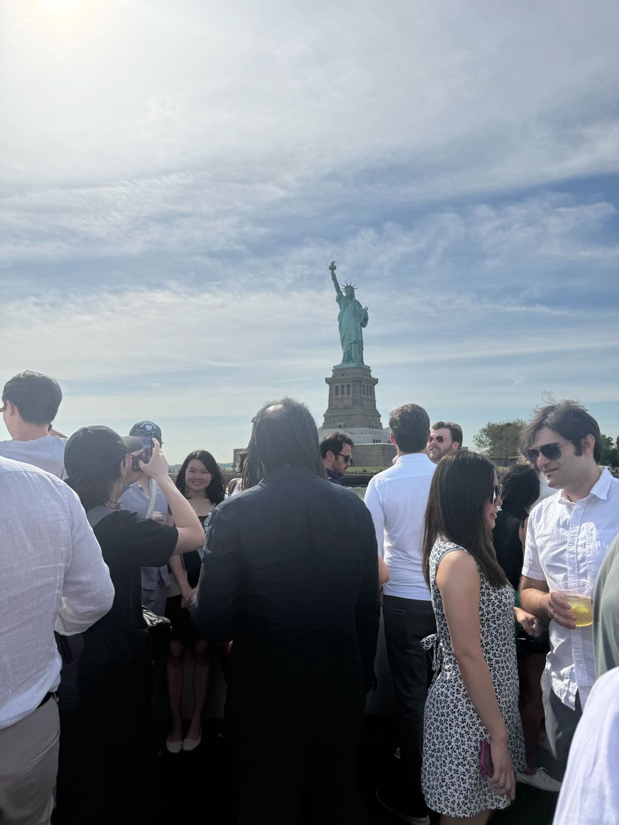 siddsax's tweet photo. Demo'd @ThineAI at the best venue possible. On a Yatch with 300+ operators and founders.
For a change the conversations were >>> the view

@Techweek_ @agihouse_org @endu_29 @rockyrmit 

#NYTechWeek https://t.co/gwA7JKxdnB