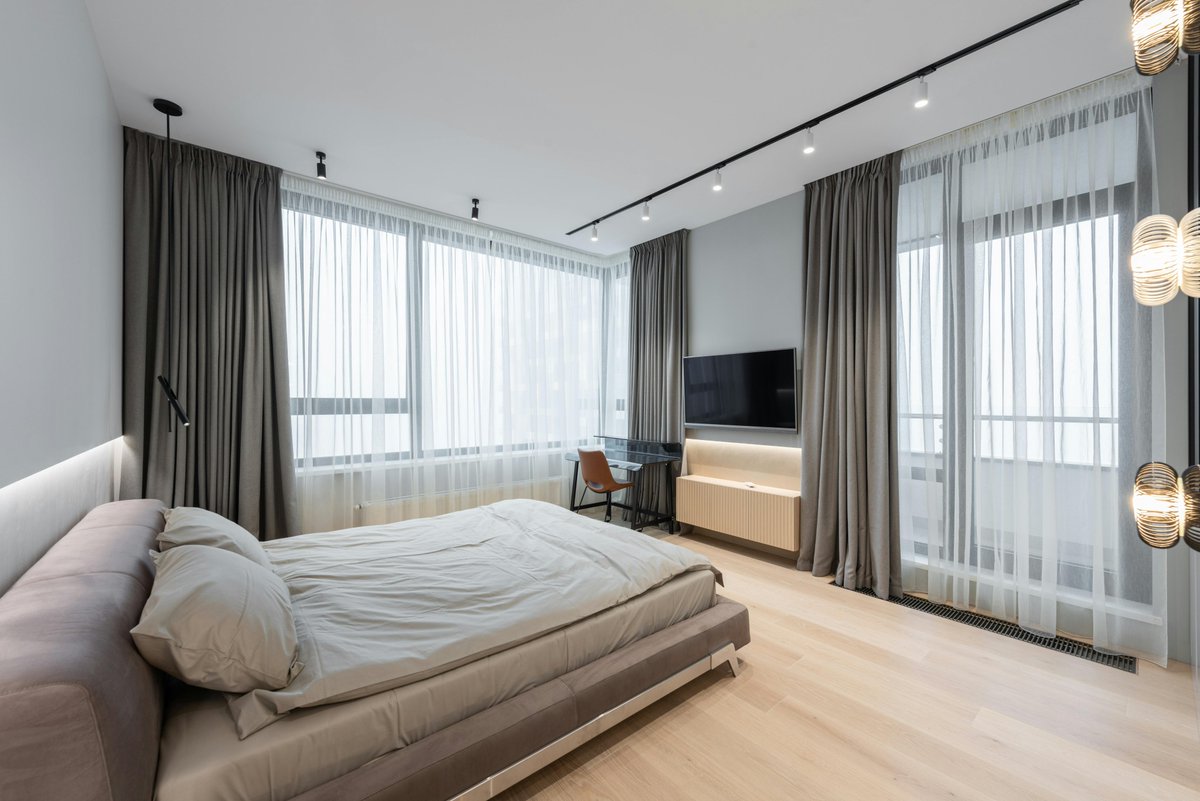 ReferredByTonya's tweet photo. Which bedroom design do you prefer and why?  Does the setup make you sleepy or keep you wide awake? 😴🛏️😳 If you'd like, let me know in the comments. 
#bedroom #design #referredbytonyallc #realestate https://t.co/aOv2Ymuf8w