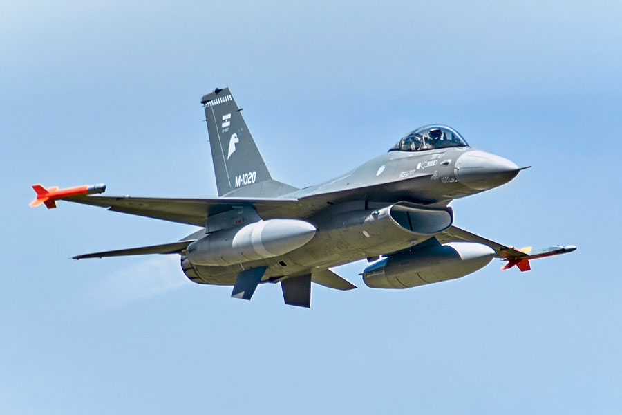 AviacionDefensa's tweet photo. Se adelanta la entrega del segundo lote de F-16 para la Fuerza Aérea Argentina @FuerzaAerea_Arg 
Llegarán en septiembre https://t.co/lEoeQuwP8N