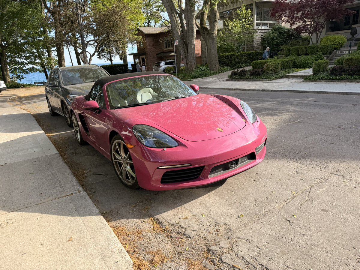 amameloco97's tweet photo. Loving summer days 🫶👙🦋
#torontosummer #sexycars #hotsummer #gta #torontodays #lakeontario #torontobeachdays #beachday #summervibes https://t.co/4ahXE1pCQ1