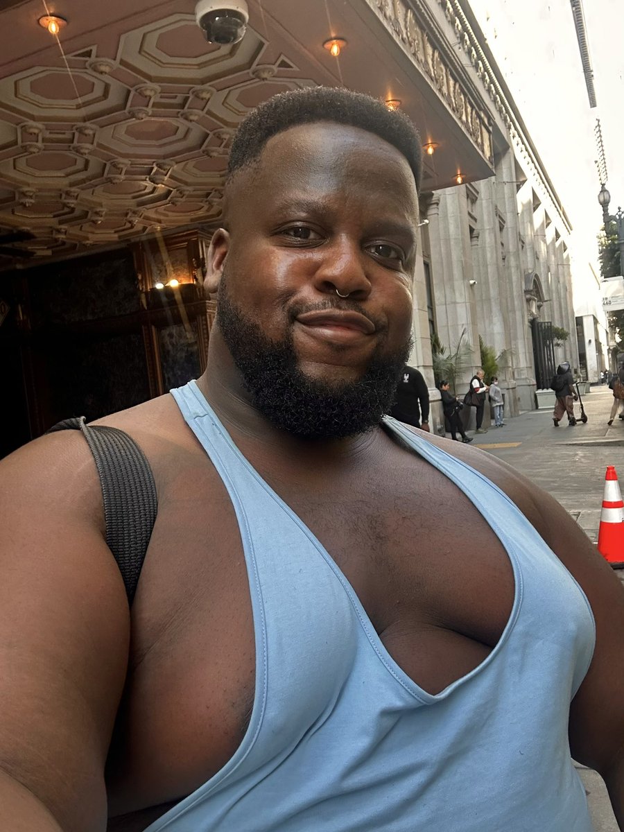MarquisHoney's tweet photo. Went short for pride ‘26 💇🏾‍♂️ https://t.co/E1yhVw8YCB