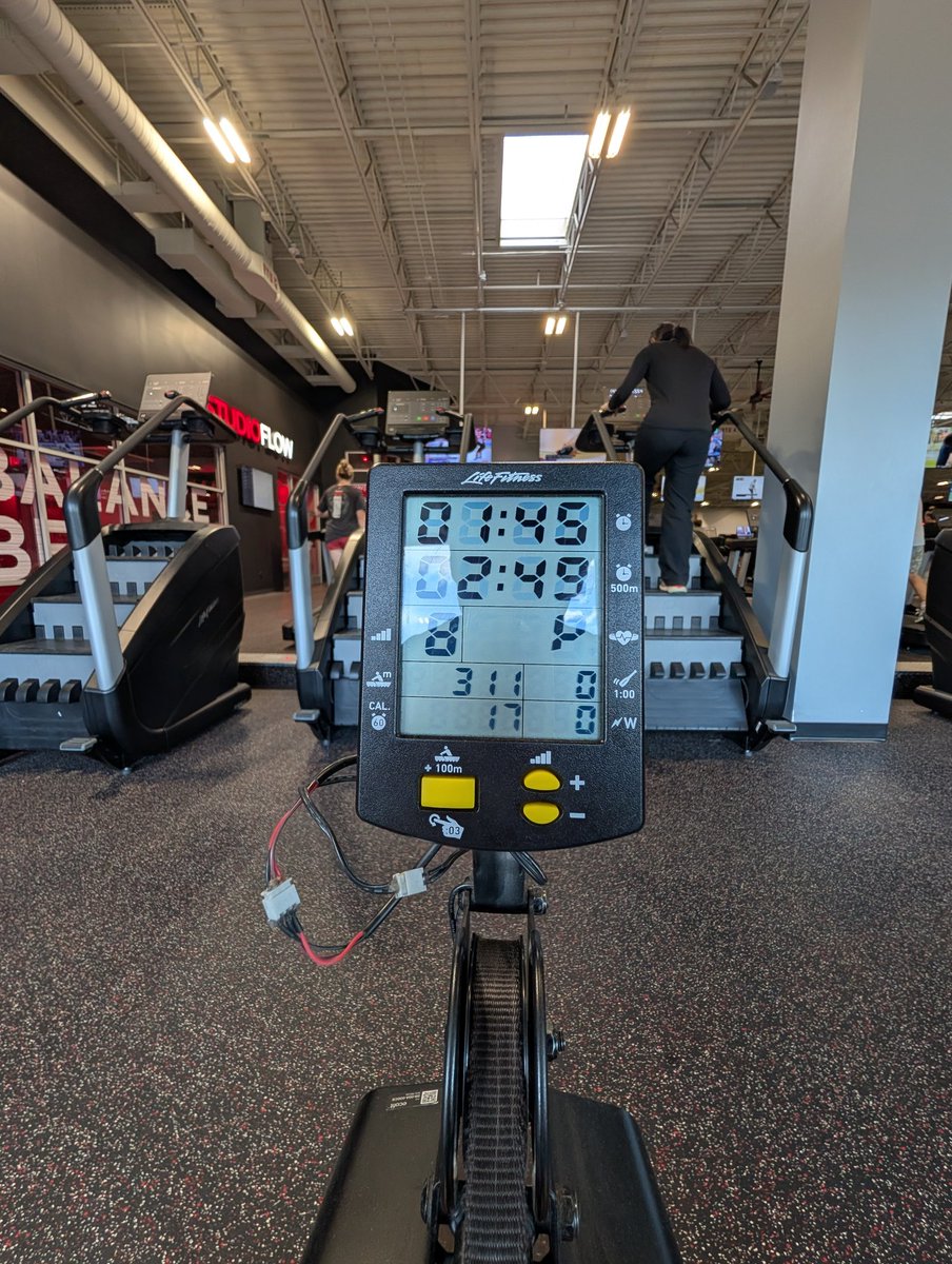 DirkDavidson's tweet photo. High all the @Z_HUMP47 #HWPO

I was at Vasa Fitness in Denver - https://t.co/ueq6TUsZ7Y https://t.co/CCshz0Zpps