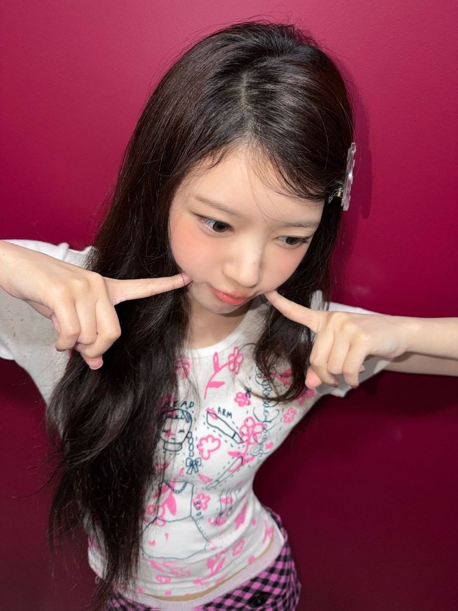 illitcolombia's tweet photo. ACTUALIZACIÓN DE X #MOKA

<GET El favorito de hoy>

#모카 #ILLIT #아일릿 #ILLITColombia https://t.co/bept0E7Xnp