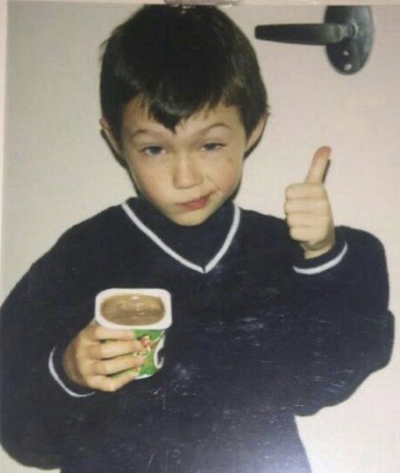 BABYSIV4N's tweet photo. INTERNATIONAL TROYE SIVAN DAY https://t.co/HJ5RfGgvVf