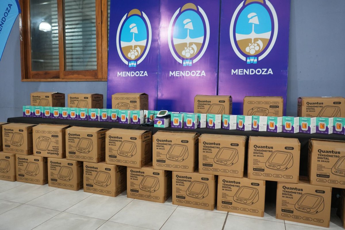 alfredocornejo's tweet photo. Hoy entregamos 1.000 tensiómetros a clubes y centros de salud de toda la provincia a través del programa Jugá sin Presión.

La hipertensión es una enfermedad silenciosa. Detectarla a tiempo puede hacer una gran diferencia. Entre 2022 y 2025 incorporamos a más de 14.000 mendocinos al tratamiento para la hipertensión arterial, un crecimiento cercano al 57%.

Queremos llevar la prevención donde está la gente, fortalecer la detección temprana y promover hábitos saludables junto a los clubes, las comunidades y los jóvenes que se suman como promotores de salud.