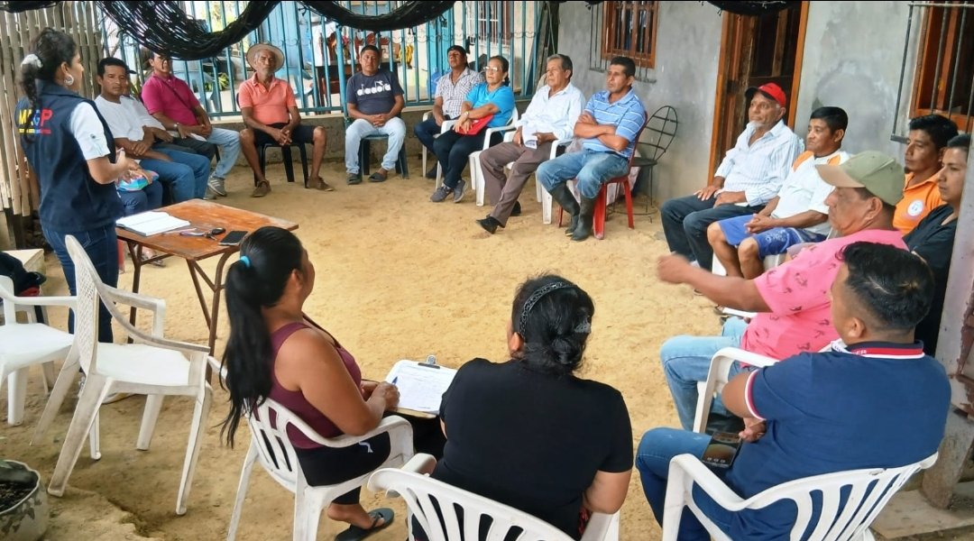 Agricultura_CZ4's tweet photo. #Manabí | Hoy participamos en la  socialización del portafolio  de servicios que como MAGP ofertamos, dirigido a pequeños productores de la Asociación Agropecuaria 17 de Enero del cantón #24DeMayo. 🇪🇨🇪🇨
#ElNuevoEcuador https://t.co/6tGTWWPrII