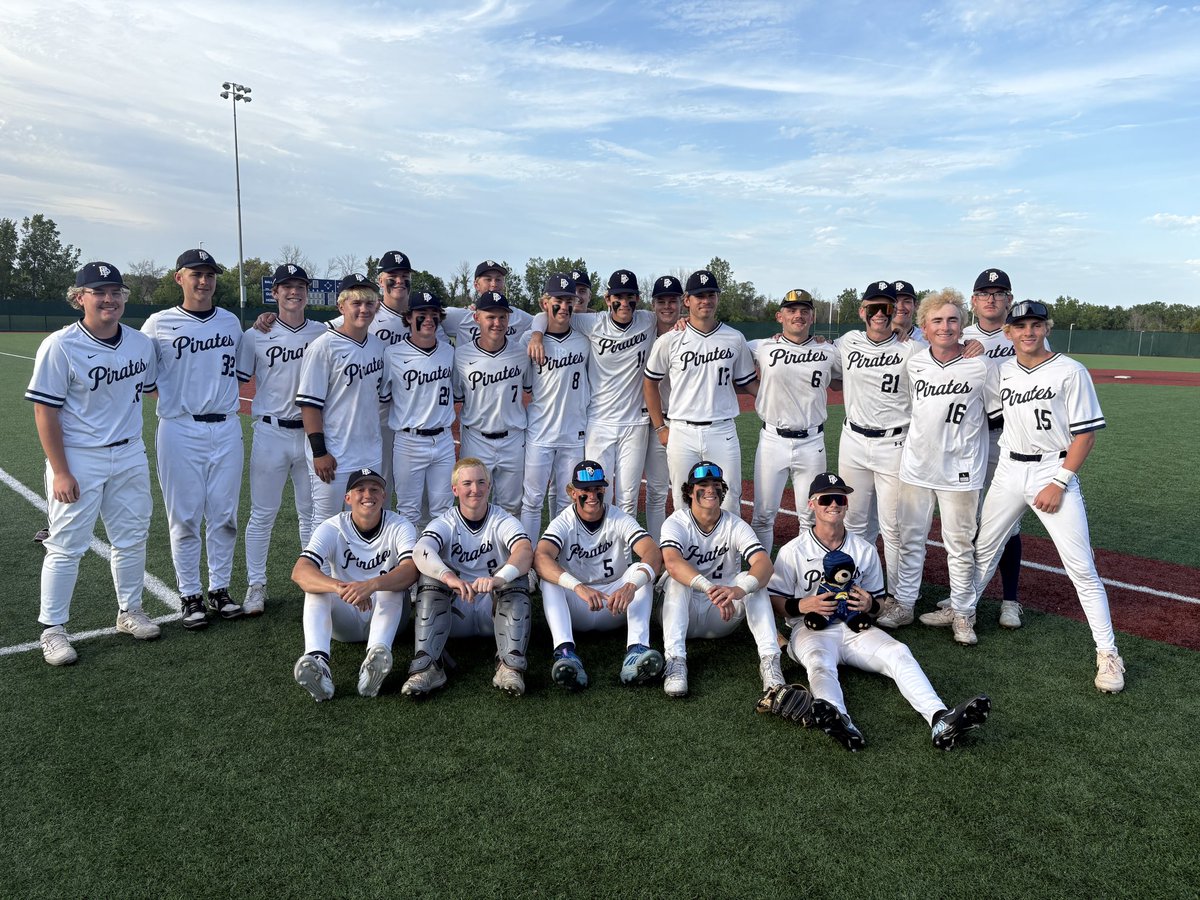 bayportbaseball's tweet photo. Big 17-6 win over Appleton North to move on to Sectionals. #piratepride
@EliHart44 2-2 2 💣 4 RBIs 
@ethan_orlando5 1-2 home run 2 RBIs
@Tommy_Berg20 2-3 2 rbis
@CarsonHawley06 2-2 2b
@PrepBaseballWI https://t.co/hAd9oHDJH8