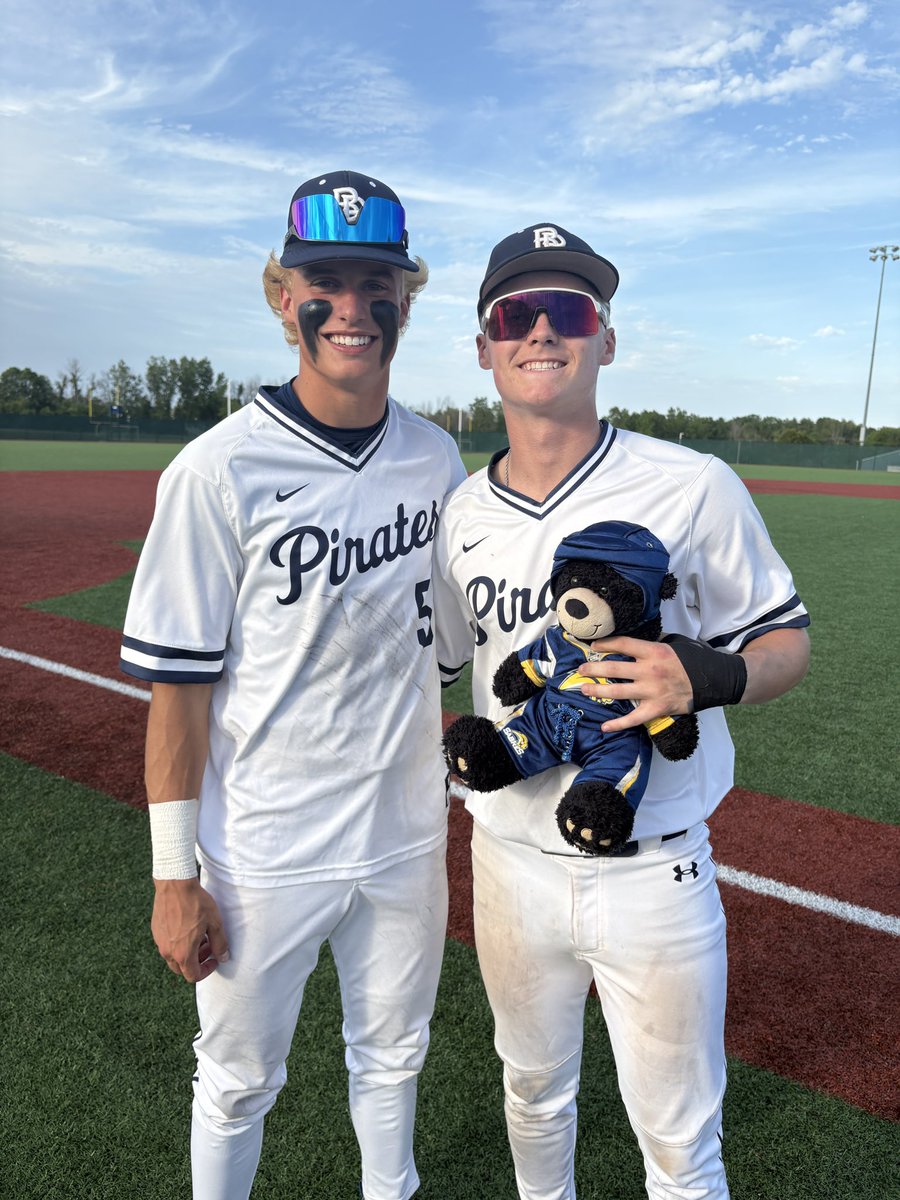 bayportbaseball's tweet photo. Big 17-6 win over Appleton North to move on to Sectionals. #piratepride
@EliHart44 2-2 2 💣 4 RBIs 
@ethan_orlando5 1-2 home run 2 RBIs
@Tommy_Berg20 2-3 2 rbis
@CarsonHawley06 2-2 2b
@PrepBaseballWI https://t.co/hAd9oHDJH8