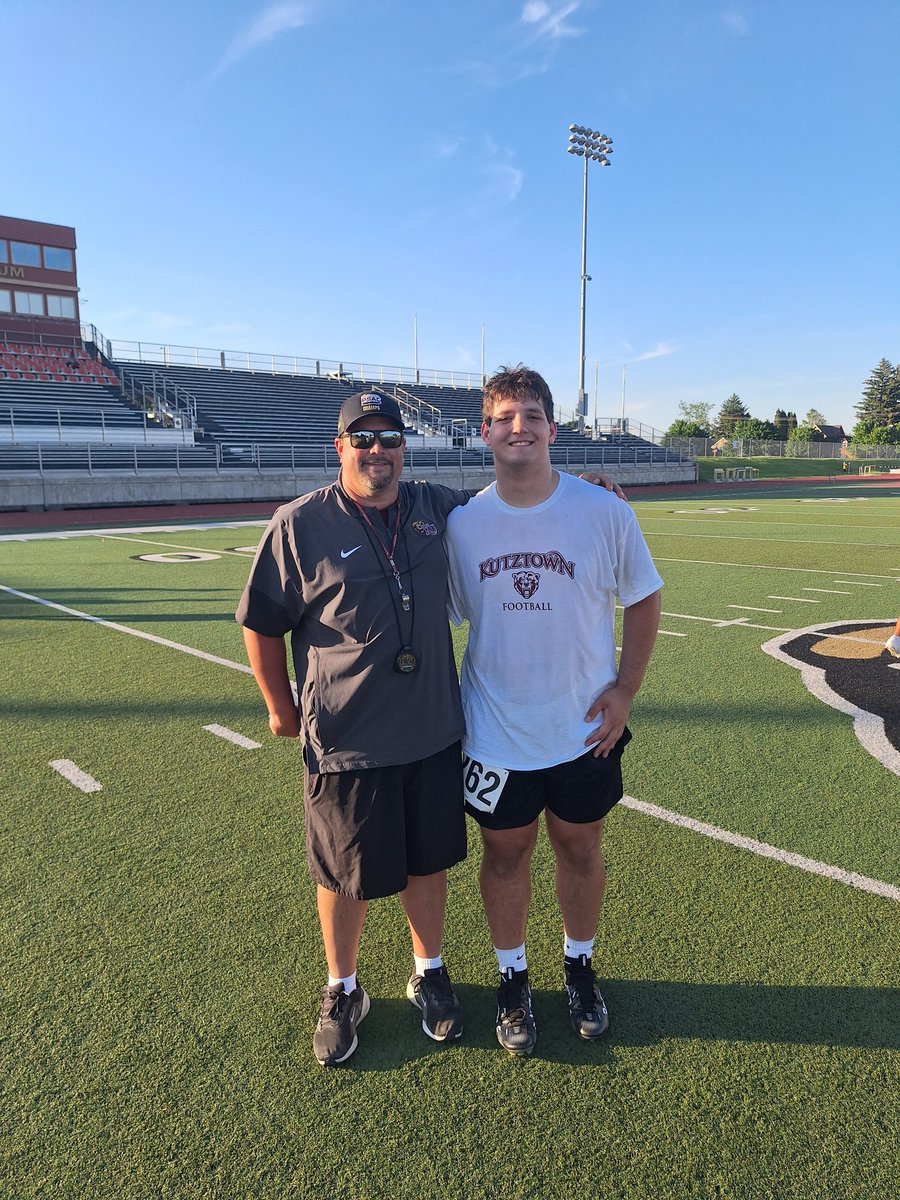 NCoons56's tweet photo. Thank you @KUHC_Clements and @CoachCella_KU for having me at camp today. Had a great time and learned alot. Looking forward to learning more about your program. https://t.co/agHiZslkJq