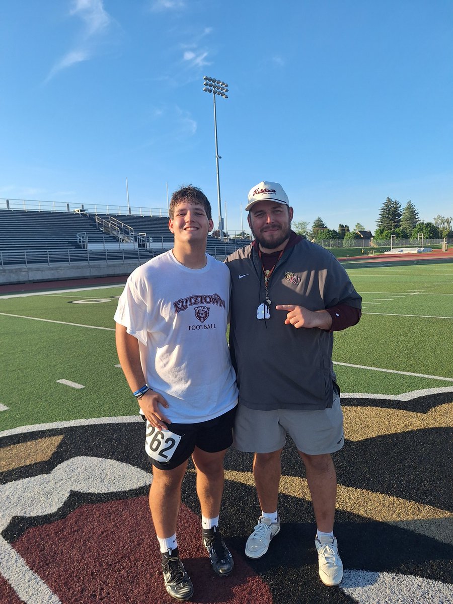 NCoons56's tweet photo. Thank you @KUHC_Clements and @CoachCella_KU for having me at camp today. Had a great time and learned alot. Looking forward to learning more about your program. https://t.co/agHiZslkJq