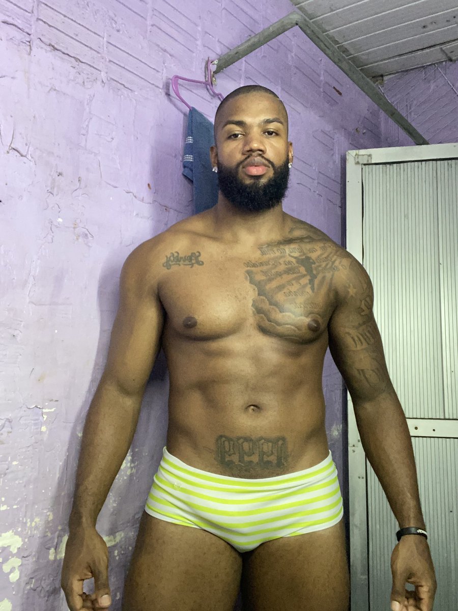 lucaschocolate0's tweet photo. Ganhei uma sunga , gostaram ? 🫶🏿❤️ https://t.co/mkFq1dCzGx
