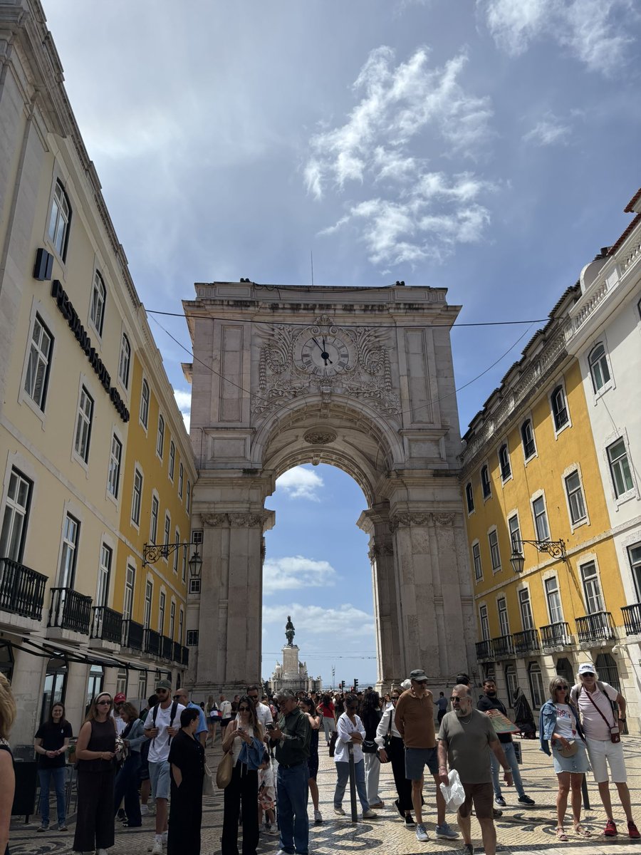 mxnzexx's tweet photo. tchau portugal https://t.co/uCk3IsKChJ