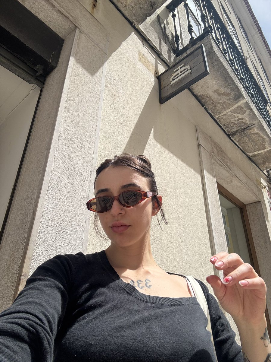 mxnzexx's tweet photo. tchau portugal https://t.co/uCk3IsKChJ