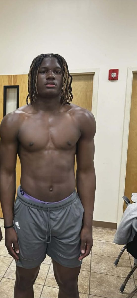 DexPreps's tweet photo. At 6'3.5, 240 pounds 5 star composite LB @nehemiahmccary4 is  a cheat code @GrindLab @rush_undra @Brenthubbert2 @TDARecruiting @1chi_chi92 @ScoutFball @UnLockYourGame_ @helmet2helmt251 @DownSouthFb1 @najehwilk @SouthernCharmSp @1CourtSideBank https://t.co/HrhGRdrKoc