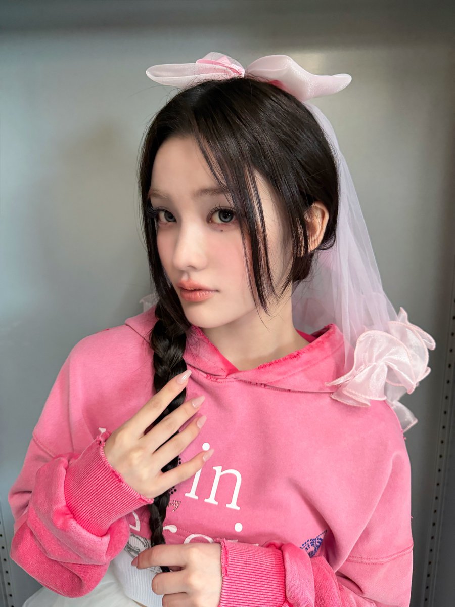 hogazono's tweet photo. (444+)../ absolute angel energy for your timeline! matching the soft pink aesthetic with a heart full of love. just a sweet and quiet moment captured in the middle of the day! 💌 https://t.co/P99DrSaLpR