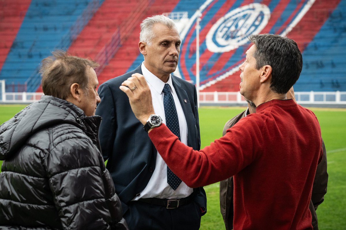 RomanKotler's tweet photo. ‼️🔵🔴 #SanLorenzo informó que la primera reunión de Comisión Directiva será el lunes a las 18hs en la Sede de Avenida La Plata.

✅ Allí el presidente distribuirá los cargos a los miembros de la CD.

*️⃣ Si bien el club no lo anunció oficialmente imagino que la reunión será a puertas abiertas.