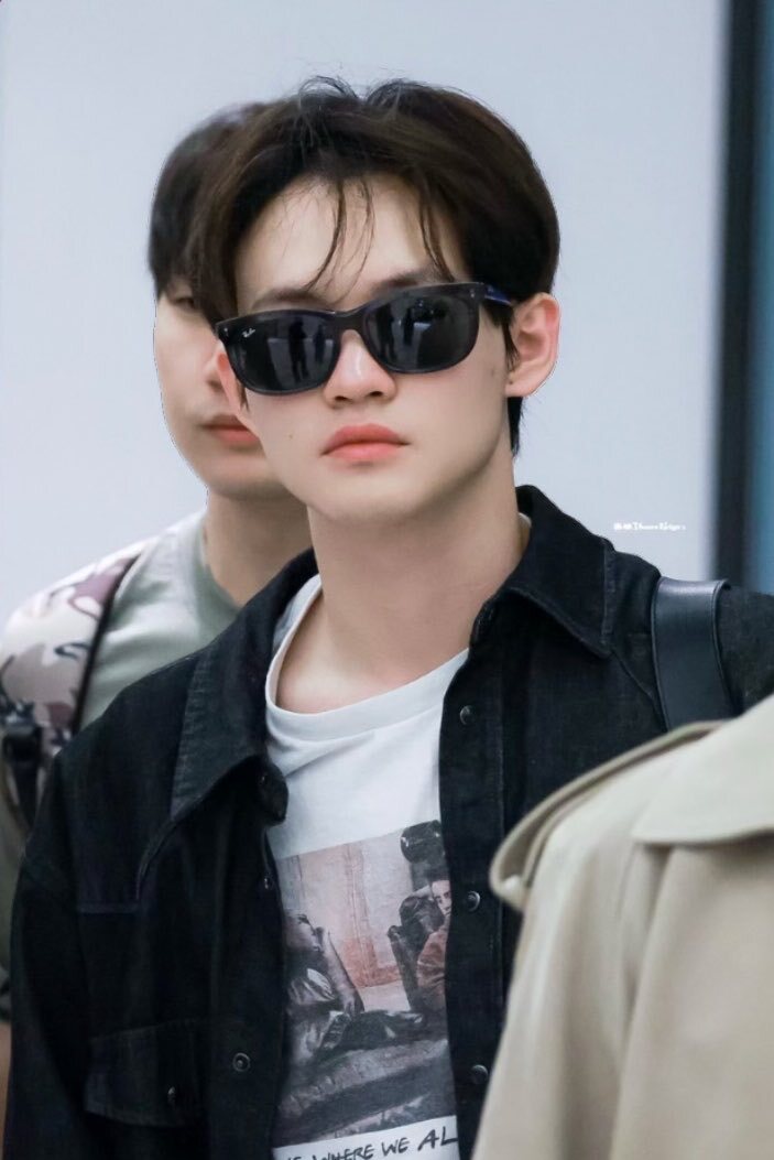 chenlebase's tweet photo. cosmic joke 🔜 100k
lucid 🔜 500k
tear bridge 🔜 700k
cover chenle 🔜 100k
hype voy di iqiyi &amp; yt 
vote di netizen choice sm best vocalist setiap sejam sekali
mulung amunisi birthday lele 

YUK SUNS SMNGT FOKUS STREAMING &amp; VOTE ‼️ YG FREE TAG COVER CHENLE COMMENT YA 🩵 https://t.co/aSVpi1TsgK
