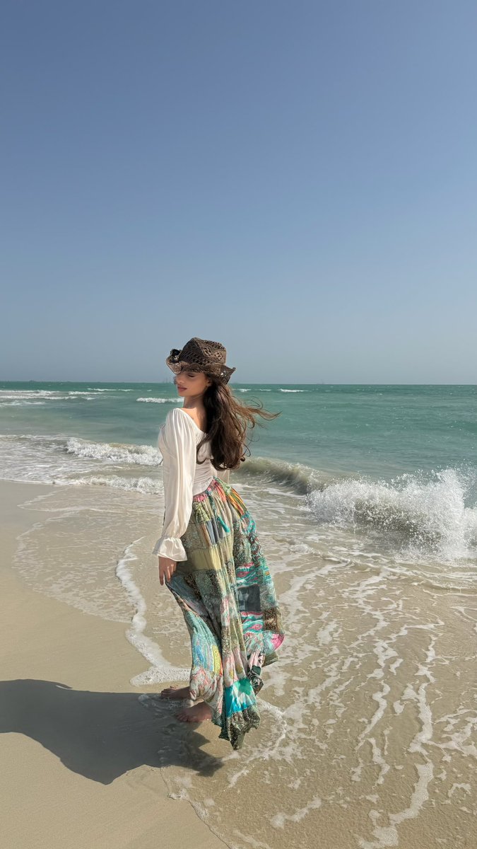 nuha_ap's tweet photo. 🌊🌞🪿 https://t.co/lXXaS1bauY