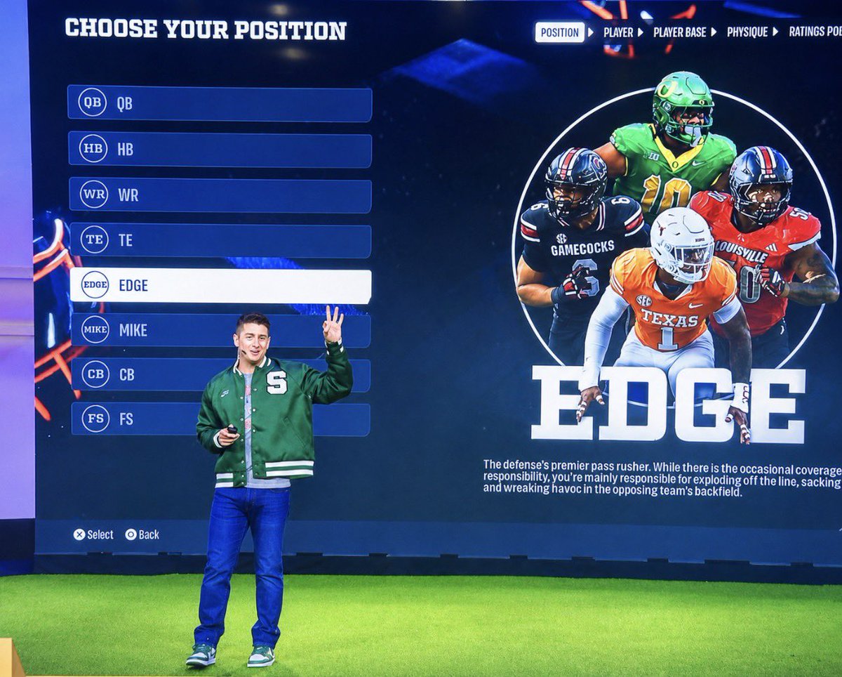 Blain_Crain's tweet photo. 3 new positions for Road to Glory 

@EASPORTS cooked with this one ☝️ https://t.co/Jjg0lw8Gf7