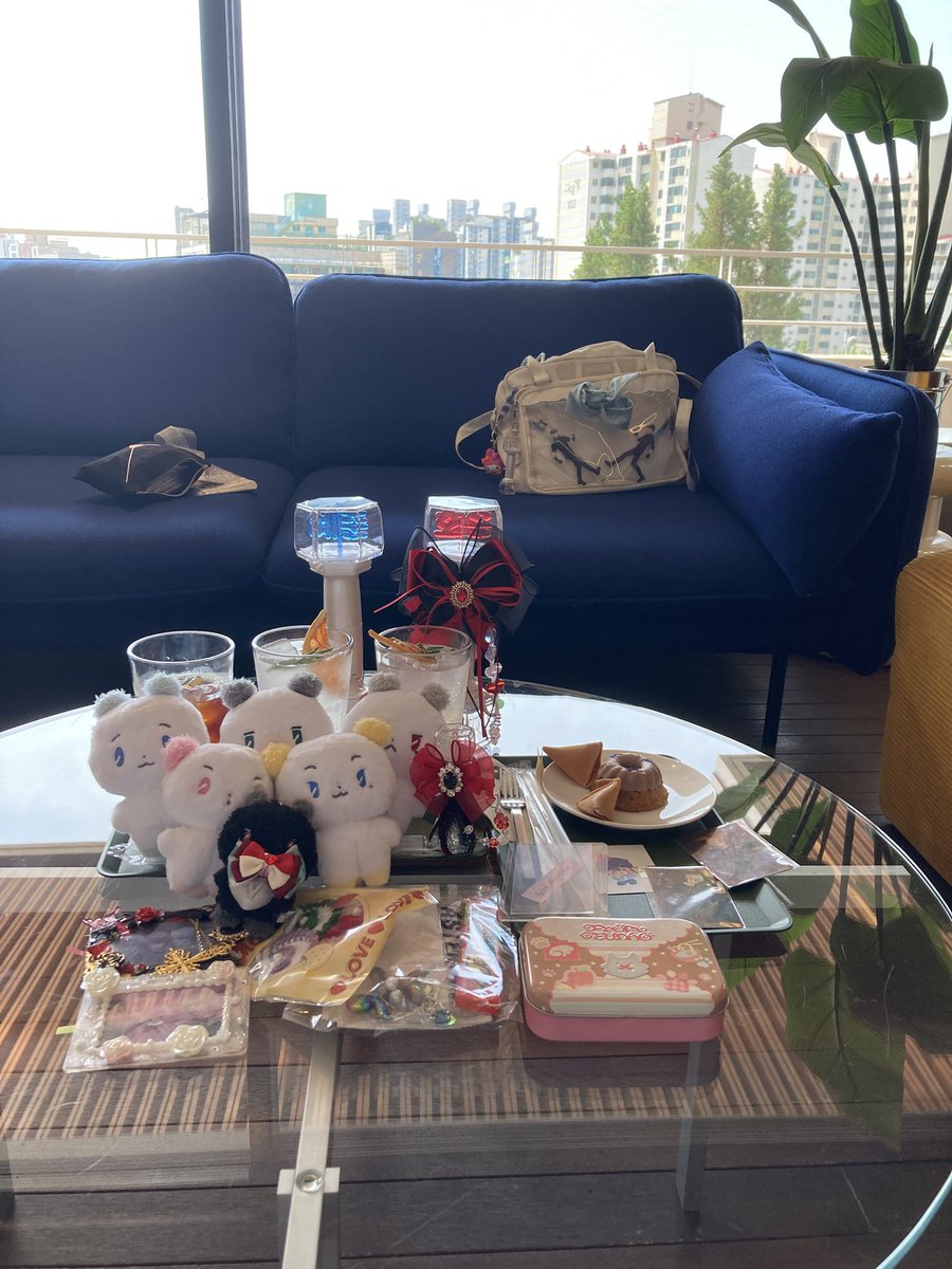 you2959's tweet photo. 재밌었던 260603 플놀 기억 기록📝

십카페에 아뵹 들고왔던건 처음이었터라 기념으로 사진 찍었는데 꺼내놓고 찍길 잘했네요😍
마지막에 턱받이 단체샷은 못참죠🫶
@Cherryjjun0920 https://t.co/qIWw25Yde9