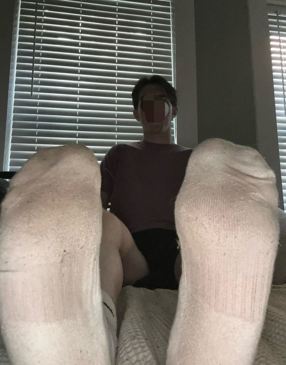 UsendJamescash's tweet photo. Who’s pathetically weak for a double drain / RT game with @alpha199901 and I on this fine Thursday eve?😈

Approach &amp; allow two hot jocks w stinky socks to take your cash off your hands🖕🏻🤑
#jocks #findom #cashmaster #alpha #footmaster #footdom #collegemaster https://t.co/YjybPCzNJU