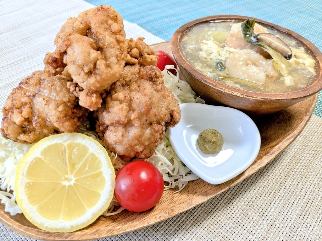 Half_thyme's tweet photo. 今日は「〜柚子胡椒風味〜塩麹のジューシー鶏むねから揚げ」と「海老とチンゲン菜と卵のとろとろ春雨スープ」です。
                                        ❀🧺(｀ω´)❀
ブログも宜しくお願いします😊
https://t.co/QiMr9vxnIq

#ごはん  #おうちごはん #夕食 https://t.co/DIYmR5I1Xt