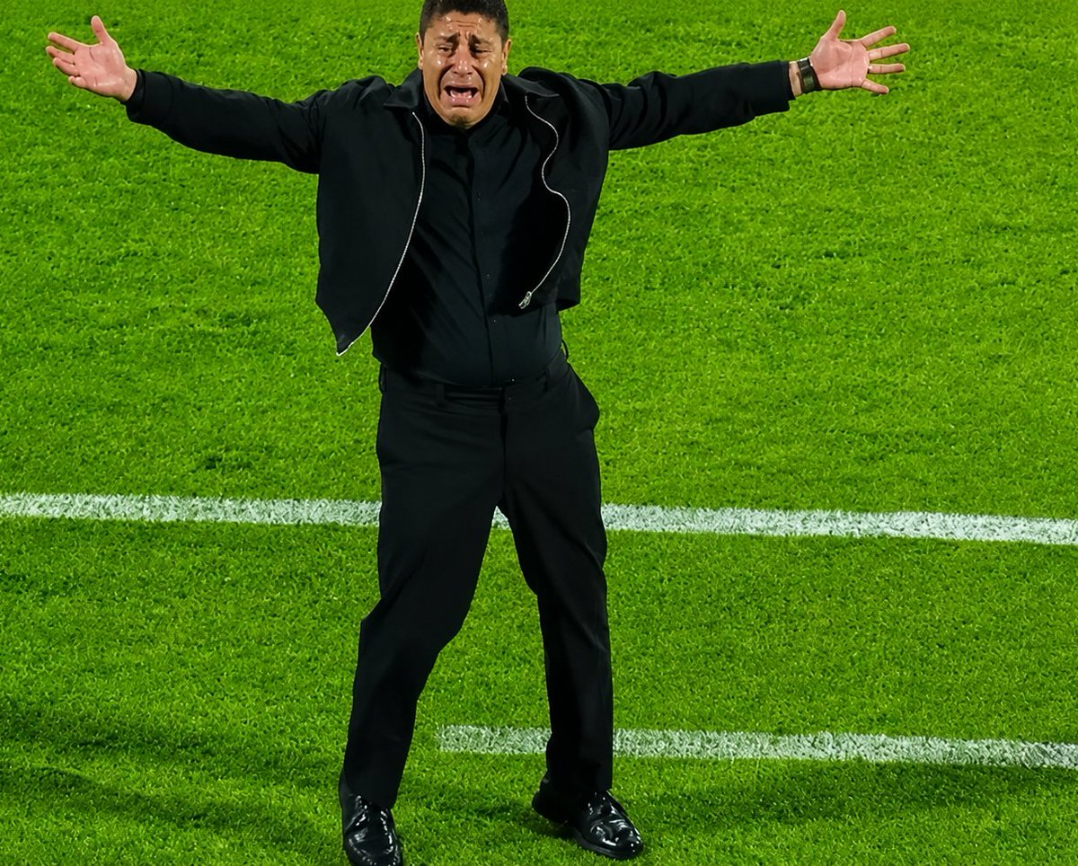 PumasCUNAM's tweet photo. La mejor noticia del año, y se estaba tardando en largarse. Aunque hubiese salido campeón no lo hubiese festejado, nunca fue de mi agrado su idea al plantel. Como técnico es malísimo, espero que también traigan canteros, ya que parece asilo con tantos veteranos #pumas
@PumasMX https://t.co/nq8OL8yJJ7