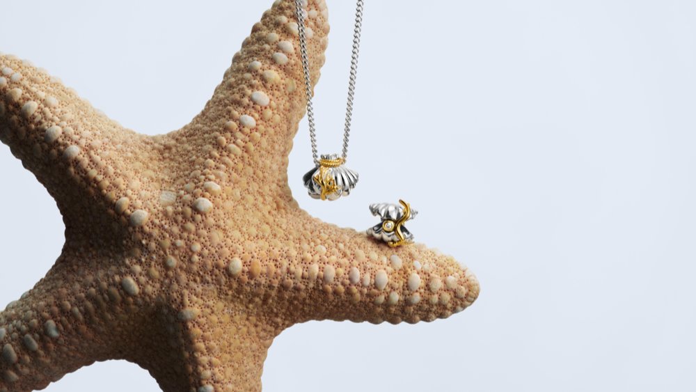 disney_shopping's tweet photo. 「Disney x Pandora」コレクションに新作登場✨

『トイ・ストーリー』、『リロ＆スティッチ』
『リトル・マーメイド』の象徴的なキャラクターやモチーフを遊び心あるデザインで表現🌟🌺🐚

▼詳細はこちら
https://t.co/XrVIX23Tsg（外部サイト）

#ディズニー #ピクサー https://t.co/2ugCYFgMaO