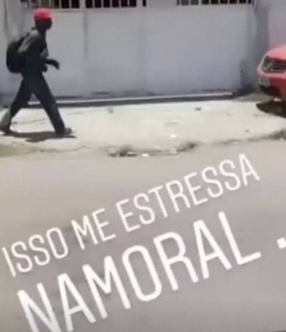 soobmal's tweet photo. essa caralha de opcao reagir com video no meio do rt e eu to apertando toda hora sem querer essa porra https://t.co/PBWJ3rxDDb