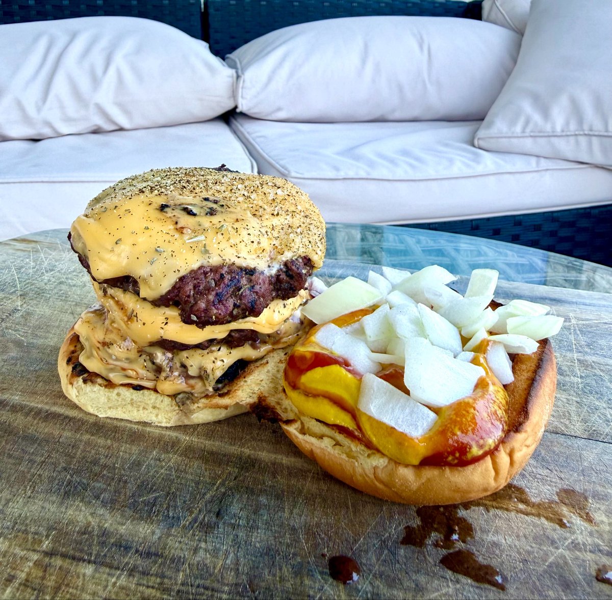 Gabepluguez's tweet photo. Everything I ate today.

2183 calories.
191g protein.

Let’s start with desert: 

Dessert:

• Ninja Creami Ice Cream
- 12 oz Fairlife chocolate milk 
- 2 tbspn Fairlife fat free milk 
- 1 Pack sugar free fudge flavored pudding powder 
- 1/2 tbspn vanilla extract 
- 10g honey 
- 9 literal Full Oreo Cookies
- 14g Lillys low sugar chocolate chips 
- 1/2 David chocolate chip cookie dough protein bar

Breakfast:

• Protein Shake
- 8oz fair life chocolate milk
- 1 scoop whey protein 

• 2 cups coffee
- Fair life fat free milk 
- Zero calorie sweetener

Lunch:

• Triple Stack Burger
- 9 oz 96/4 ground beef 
- Martins Potato Bun
- 3 slices Kraft reduced fat American cheese

Pre Workout:
- 2 rice cakes
- 8g brown sugar 
- 10g honey 
- 1 Honey Stinger Waffle 

Dinner:

• Single Stack Burger
- 2oz 96/4 ground beef 
- Martins Potato Bun
- 1 slice Kraft reduced fat American cheese

Msc:
- 3 diet cokes

God gave you taste buds for a reason.

When you DECIDE “I’m staying within my calories and protein NO MATTER WHAT.”

You actually enjoy MORE food.

The world has is backwards.

That’s why they always need MORE FOOD and eat TOO MANY calories.

COMMIT. 

And you’ll enjoy your food more.

Do not conform to the patterns of this world.