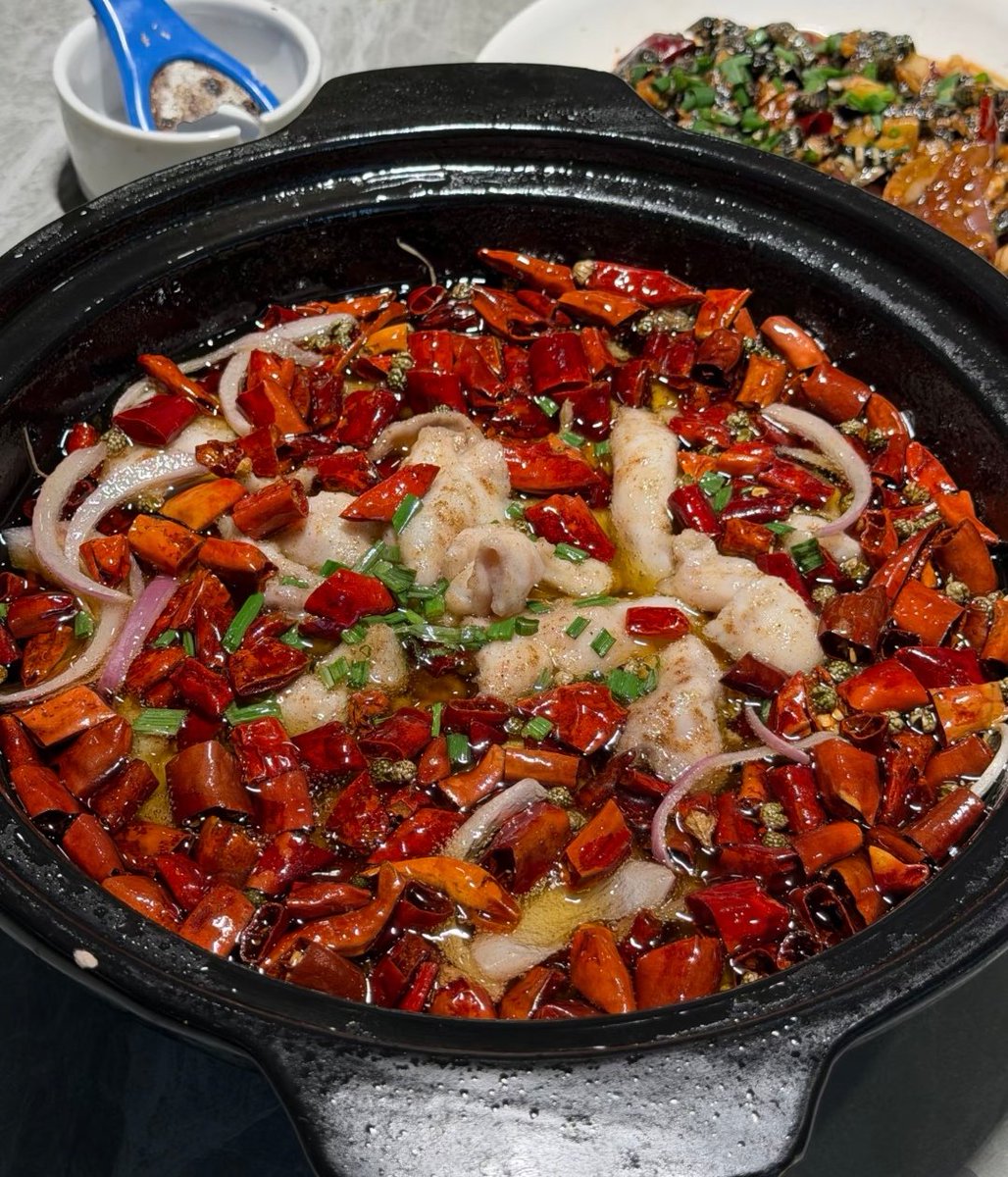 yejingchen2's tweet photo. 滚烫麻辣，一口入魂，干饭魂直接觉醒！ https://t.co/2Ay3ch3pbB