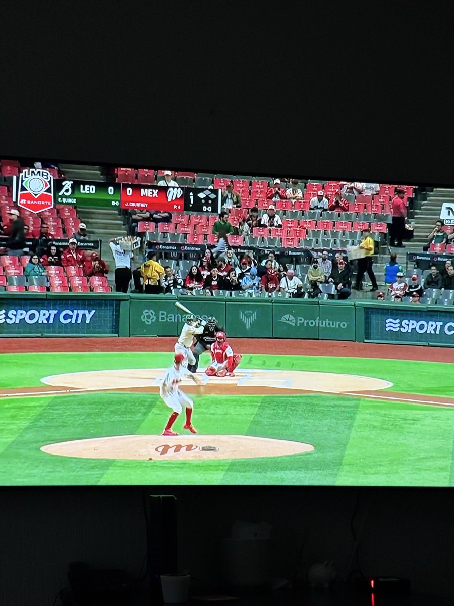 tinorocker's tweet photo. Es curioso tratar de comprar boletos para @DiablosRojosMX por @Ticketmaster_Me y ya están casi todos “vendidos”

Pero ves el juego por TV y está vacío 
🤷🏽‍♂️ https://t.co/LobVtABRoR