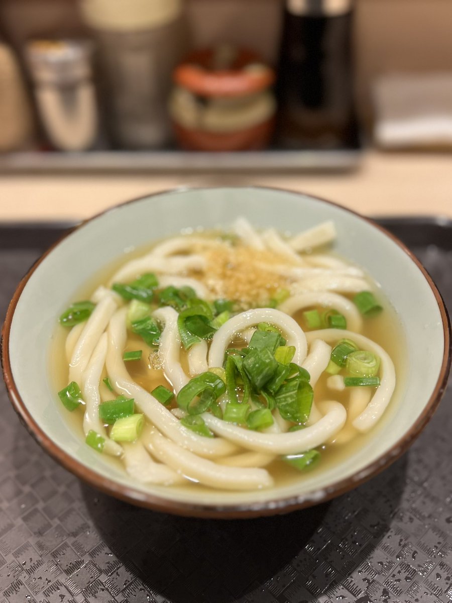 dai161's tweet photo. 蕎麦屋がなかったので
うどん屋さんでかけうどん✨

讃岐うどん038@蒲田 https://t.co/OYxvoUmHHf