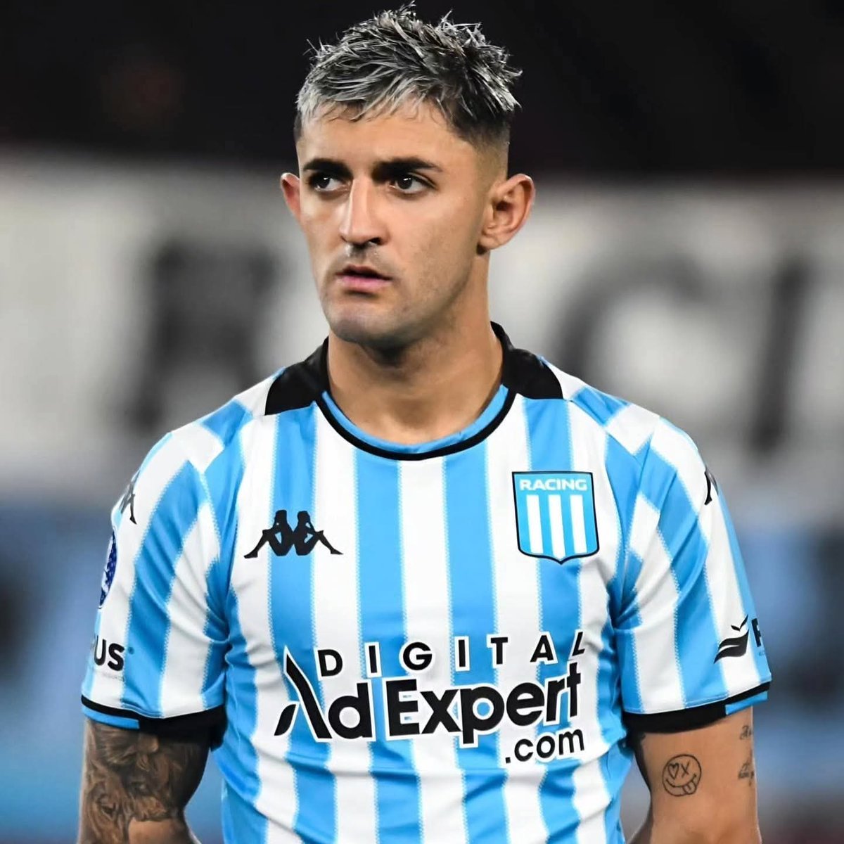 DompaNews's tweet photo. 🚨🚨🚨 ATENÇÃO!

Grêmio descarta a contratação de Gastón Martirena, mas tem como prioridade a chegada de um novo lateral-direito.

Nos bastidores, o perfil dos reforços está traçado: atletas entre 23 e 26 anos, com certa experiência, que tenham “fome” na carreira e que sejam https://t.co/pGEfyNs2Tc