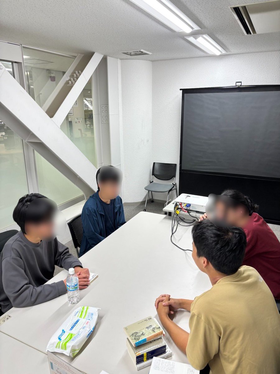 touseikai's tweet photo. 昨日の活動に来ていた皆様ありがとうございました‼️
環境保全についての発表でしたが、権利や法律、文化的背景まで議論が白熱しました😁
#筑波大学桐政会 ＃桐政会 https://t.co/kcWcjriSh2