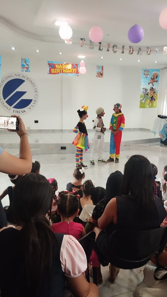 ETECSAGranma's tweet photo. El proyecto infantil "Cultivando sueños" unió en emotiva actividad a los niños sin amparo parental de Bayamo y los hijos de los trabajadores de Etecsa. #PorUnaInfanciaFeliz #EtecsaConCuba https://t.co/eVHVtJ75df
