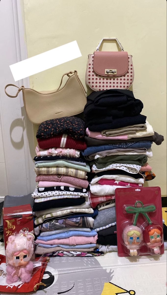 loverosequi's tweet photo. preloved atasan, bawahan, tas, crybaby  💘 more info on alt or dm me <3  
scroll 👇🏼 https://t.co/8rhyN3e6R5