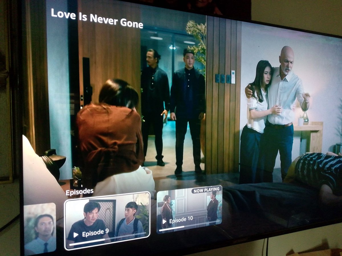 Alikmbgs's tweet photo. Episode 9 and 10 were so intense! Grabe, ang gagaling ng cast. You can really feel the intensity because of their acting. And to fyang, girl you did that. Talagang nakipag sabayan sa mga veteran actors, and there was no cringe at all. That's my versatile girlypop! 🙌🏻 #FyangSmith https://t.co/ZhgyE2Q9mx